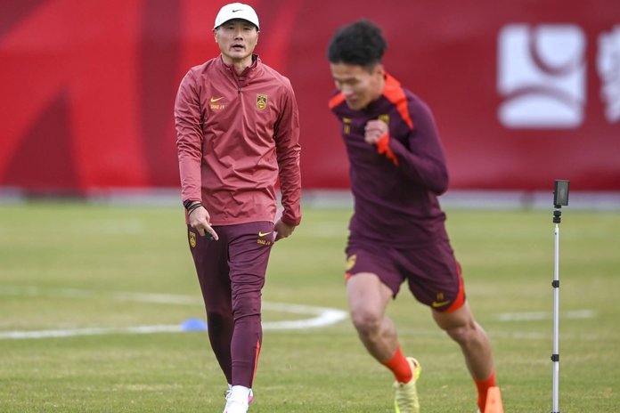 国足1-0胜新加坡，塞鸟首球诞生