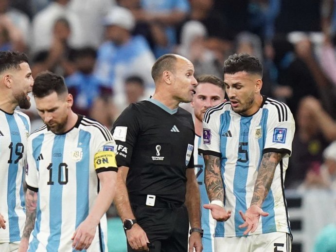 中国裁判因美拒签无缘世界杯，未来获国际足联支持