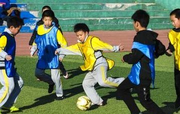 足球特色校遍地开花，人才成长链仍存断层