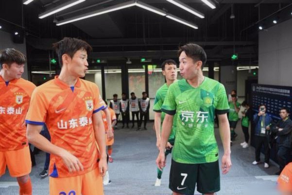 国安官方：前球员马努因车祸不幸离世 向其家人致以哀悼