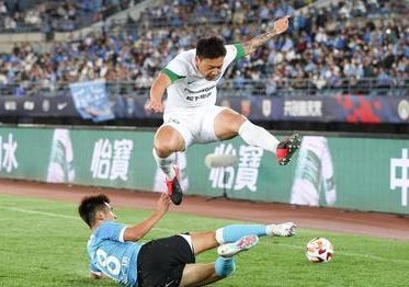 中超-王钰栋破门毛伟杰世界波 浙江队3-2险胜英博