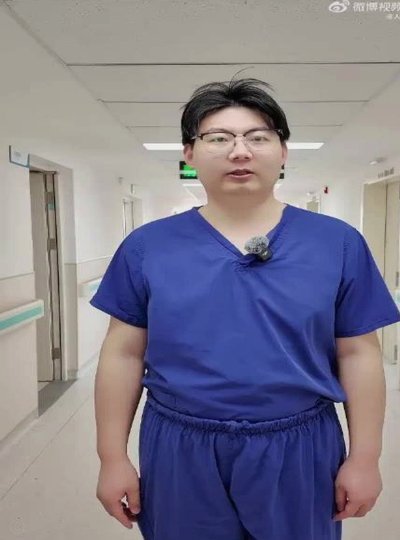 问题是老问题，就是徐正鹏上去之后这个腰位置没人了，但是徐正鹏脚法不得不说真的好